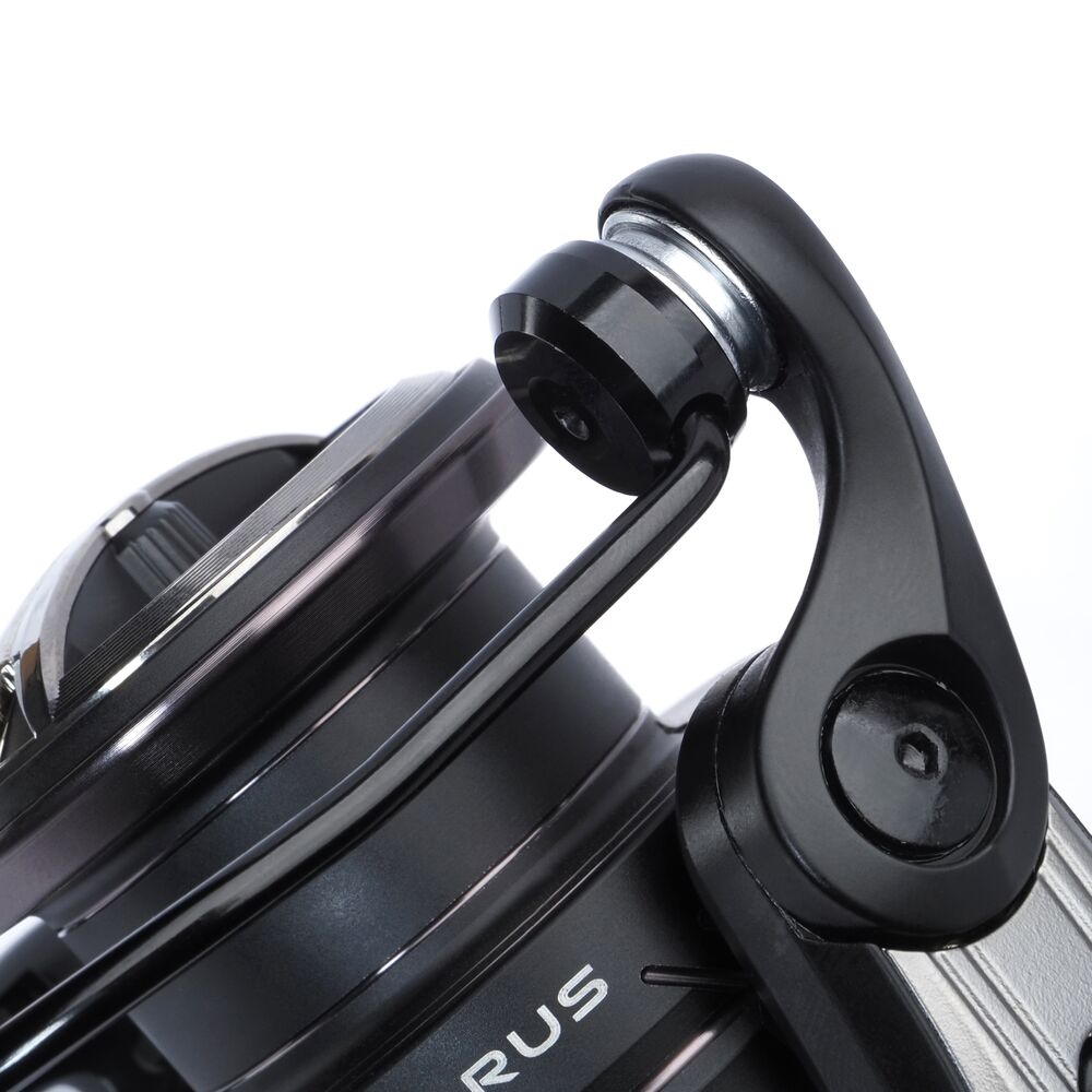SAVAGE GEAR Exorus C3000 Stationärrolle